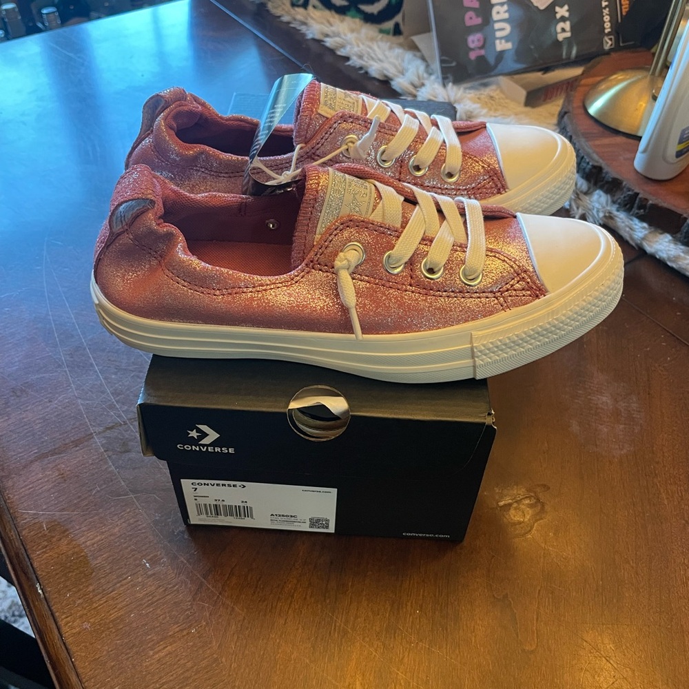 NEW women’s Converse shoreline